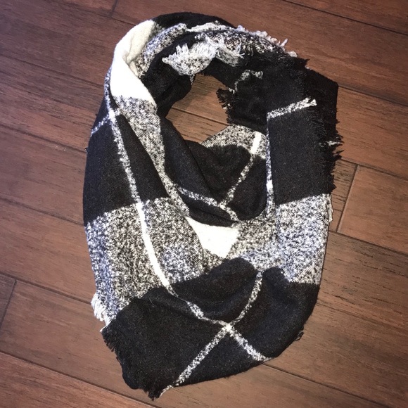 EXPRESS blanket scarf - Picture 1 of 3